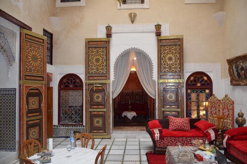 Traditionelles Riad mit modernem Komfort 6/8 pro im Herzen der Medina.