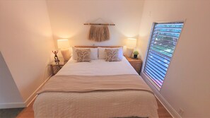 2 bedrooms, iron/ironing board, Internet, bed sheets