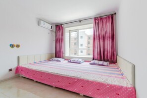 Studio | Schreibtisch, Verdunkelungsvorhänge, kostenloses WLAN