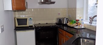 Charming refurbished traditional town house 4 bed "Aunty Mary's",families,groups