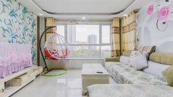 Apartment | Wohnbereich | Flachbildfernseher