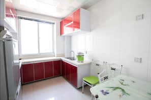 Design-Suite, 2 Queen-Betten, Nichtraucher | Eigene Kochnische | Wasserkocher