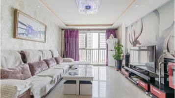 Apartment, 2 Schlafzimmer | Wohnzimmer | Fernseher