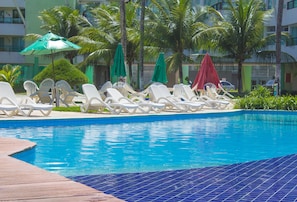 2 outdoor pools