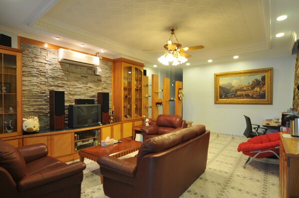 Interior - Dog House (Taitung)