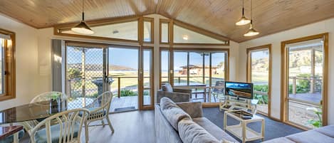 Executive Villa | Living area | Flat-screen TV