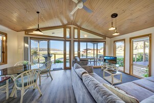 Executive Villa | Living area | Flat-screen TV