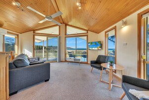 Quarto presidencial, 2 quartos (Two Storey Queen) | Área de estar | TV de tela plana