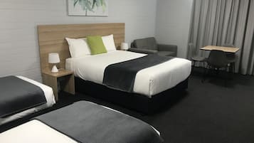 Family Room, Kitchenette | Living area