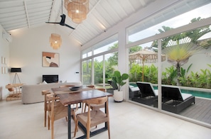 In-room dining - Echo Beach Villa & Apartment (Canggu)