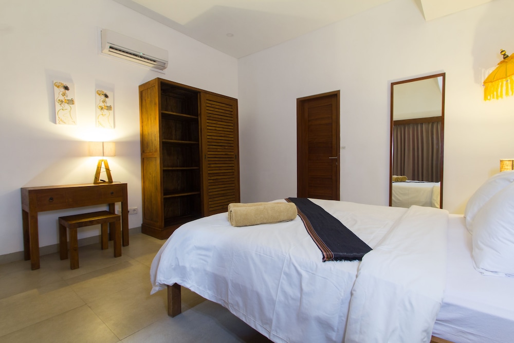 Echo Beach Villa and Apartment by null