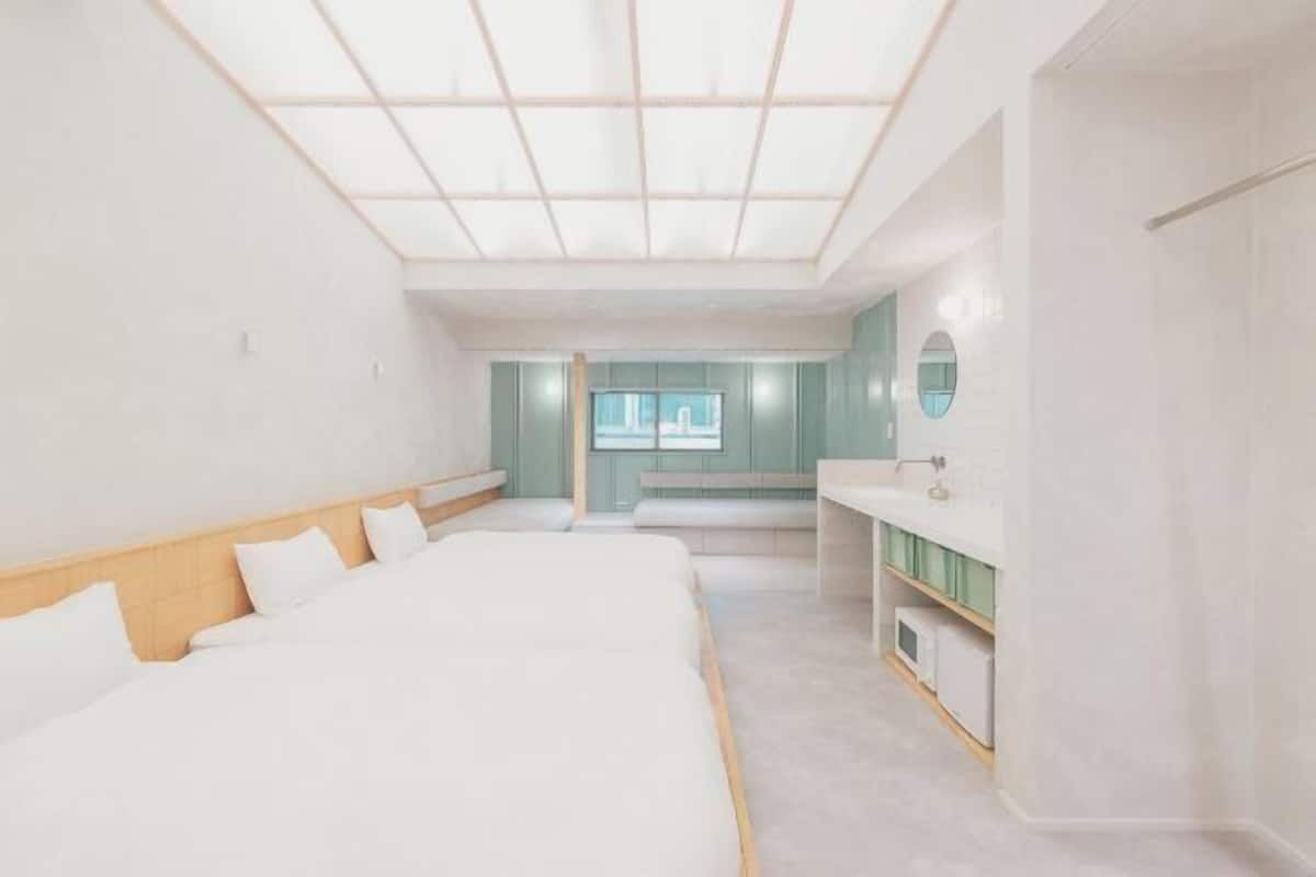Free WiFi, bed sheets