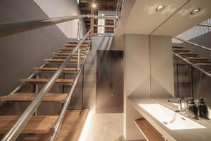 豪華客房, 6 間臥室, 非吸煙房 (Street View_Former Confectionery Shop) | 免費無線上網、床單