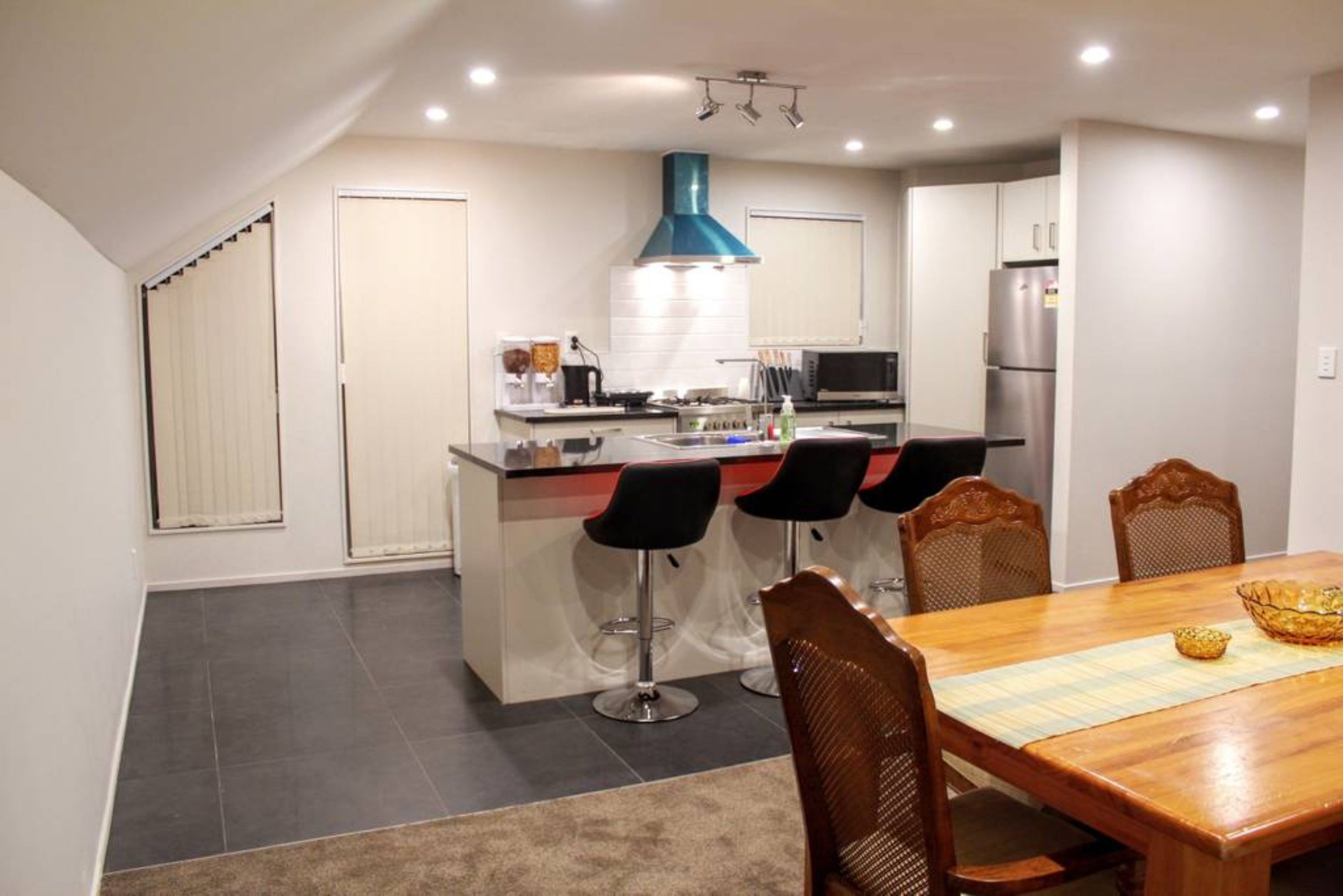 House, 4 Bedrooms, Non Smoking | In-room dining