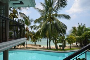 Kolam renang outdoor