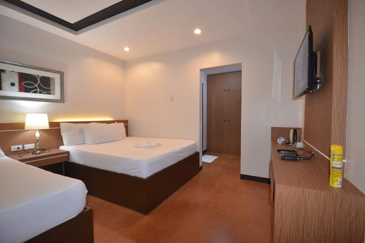 Mid 1 Villa | Minibar, desk, free WiFi, bed sheets