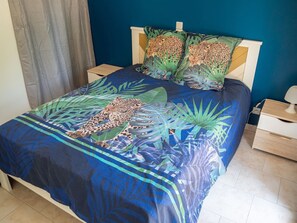 3 bedrooms, in-room safe, desk, iron/ironing board