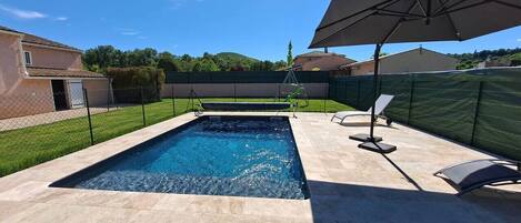 Piscine extérieure, piscine chauffée