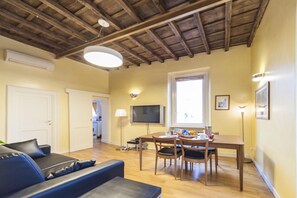 TV, DVD player, books - Penthouse with fantastic views of the monuments of Rome!
Free wi-fi (Roma)