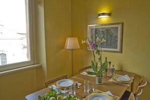Dining - Penthouse with fantastic views of the monuments of Rome!
Free wi-fi (Roma)
