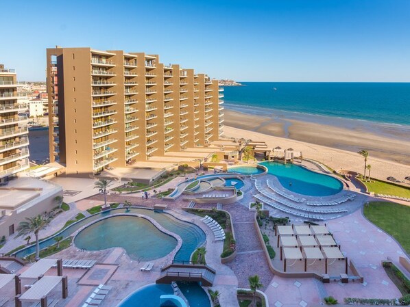 A heated pool - Las Palomas 2BR GROUND FLOOR Huge Patio/Closest to Lazy River/Steps to Beach (Puerto Penasco)