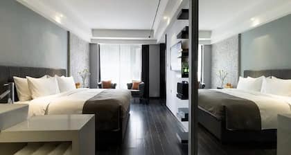 Holz Hotel