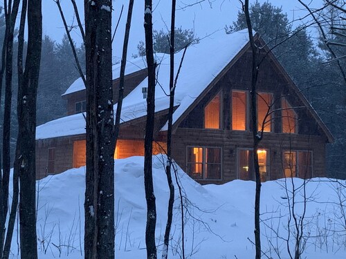 Riverfront Ski Chalet Cabin only minutes to Sunday River Resort & Trails Galore!