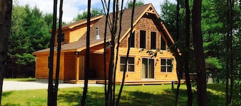 Riverfront Ski Chalet Cabin only minutes to Sunday River Resort & Trails Galore!