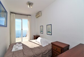2 slaapkamers, een strijkplank/strijkijzer, gratis wifi, beddengoed