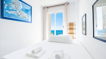 2 bedrooms, in-room safe, iron/ironing board, free WiFi