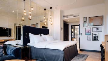 Hypo-allergenic bedding, minibar, in-room safe, individually decorated