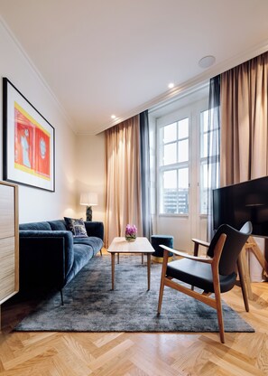 Ropa de cama hipoalergénica y minibar 