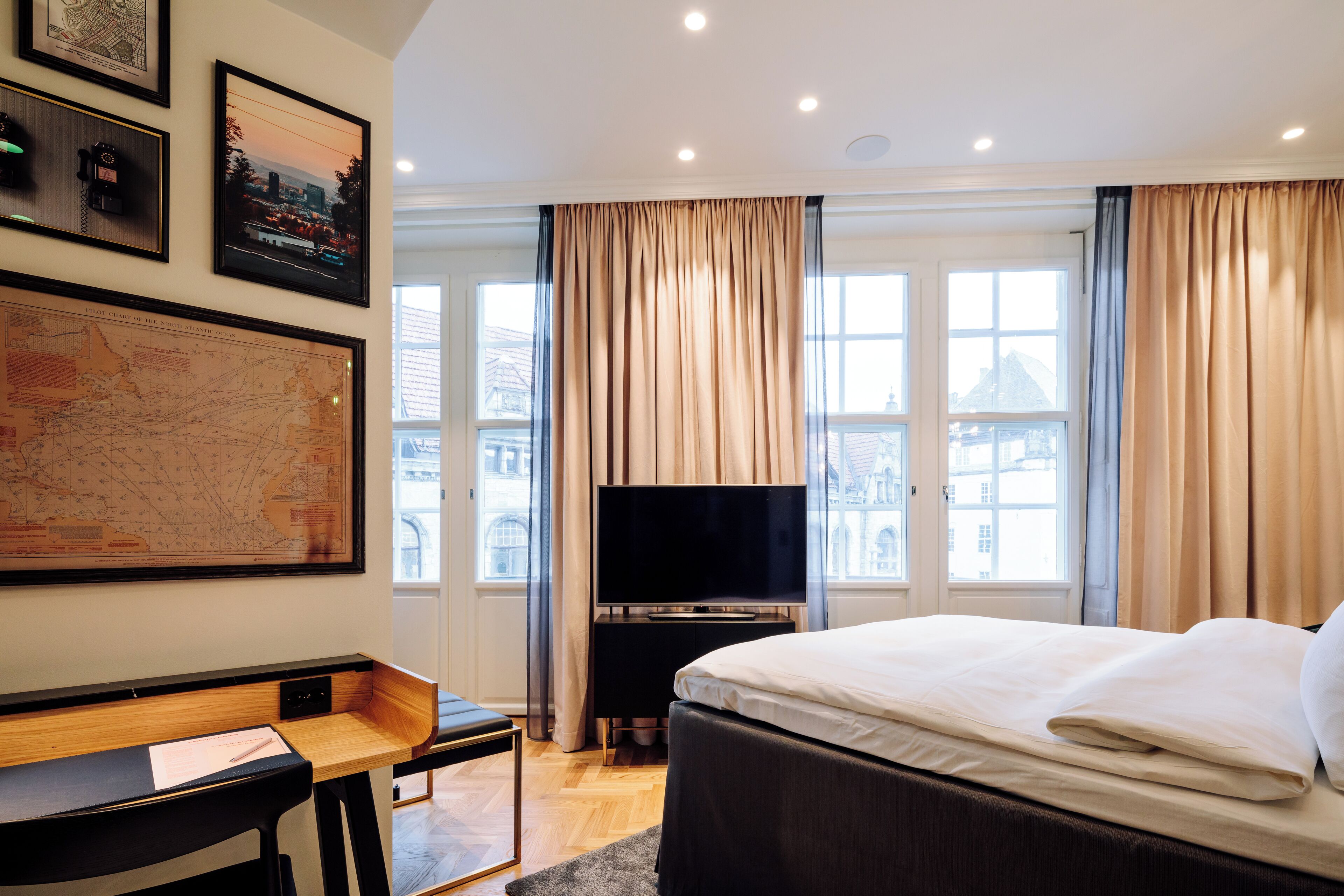 Superior Room (Explorer) | Hypo-allergenic bedding, minibar, in-room safe, individually decorated