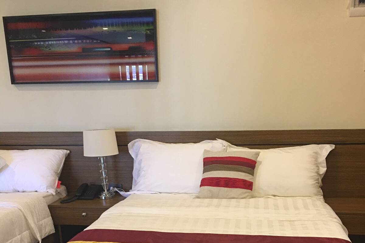 Deluxe Family Room