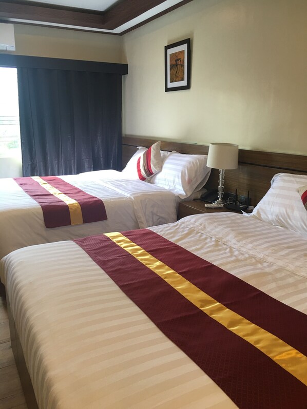 Minibar, desk, free WiFi