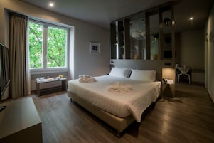 Suite | Minibar, Zimmersafe, Schreibtisch, Verdunkelungsvorhänge