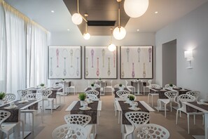 Free daily continental breakfast - Hotel San Giovanni Roma (Rome)