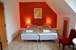 Double Room | Free WiFi, bed sheets - Abild Hotel (Tonder)