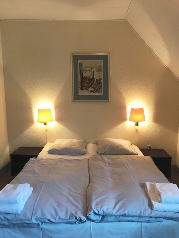 Double Room, Private Bathroom | Desk, free WiFi, bed sheets