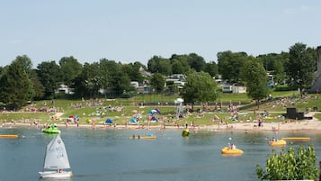 Beach nearby, sun loungers