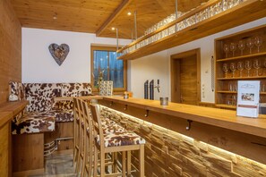 身体护理、面部护理、指（趾）甲修剪和护理