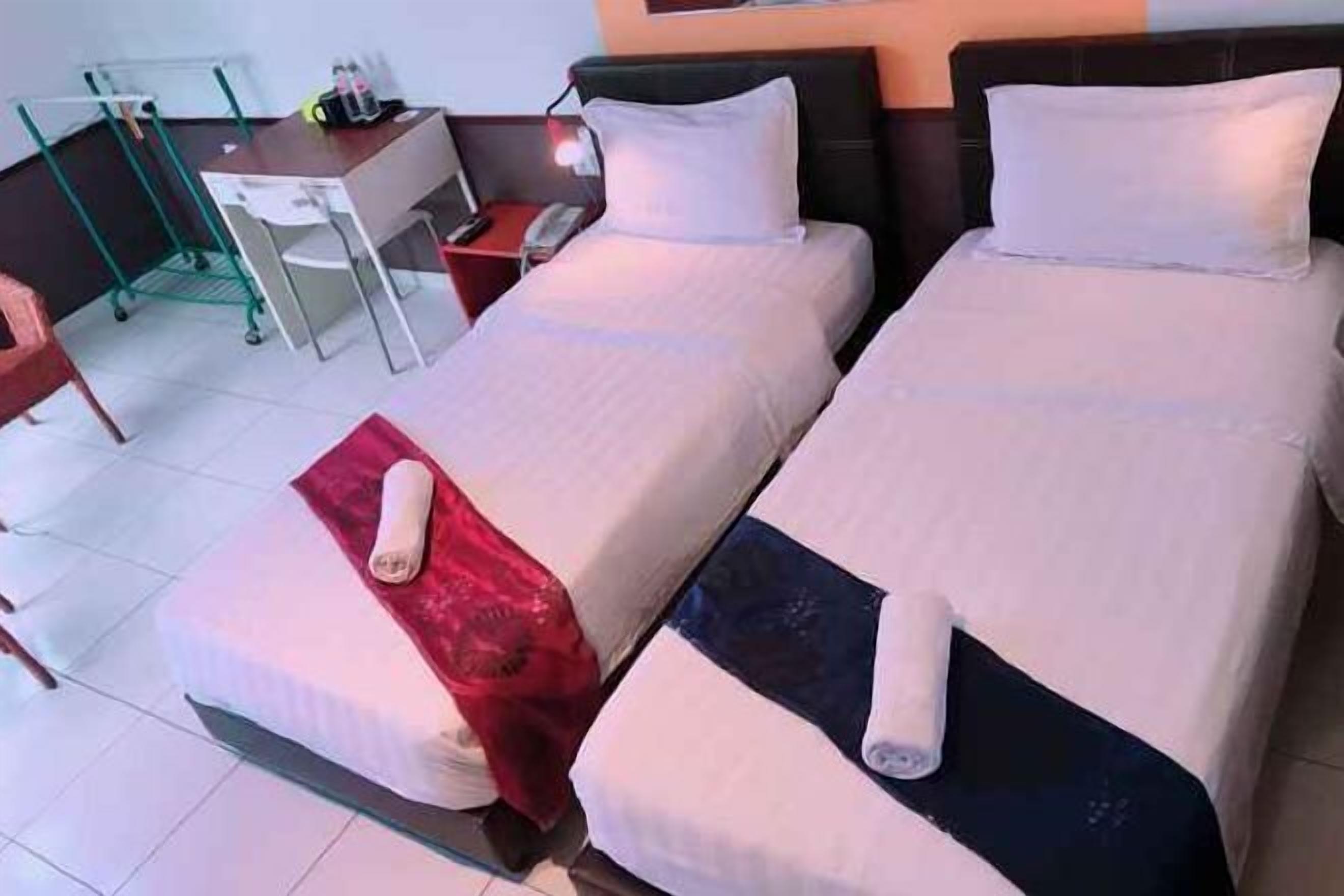 Desk, iron/ironing board, free WiFi, bed sheets