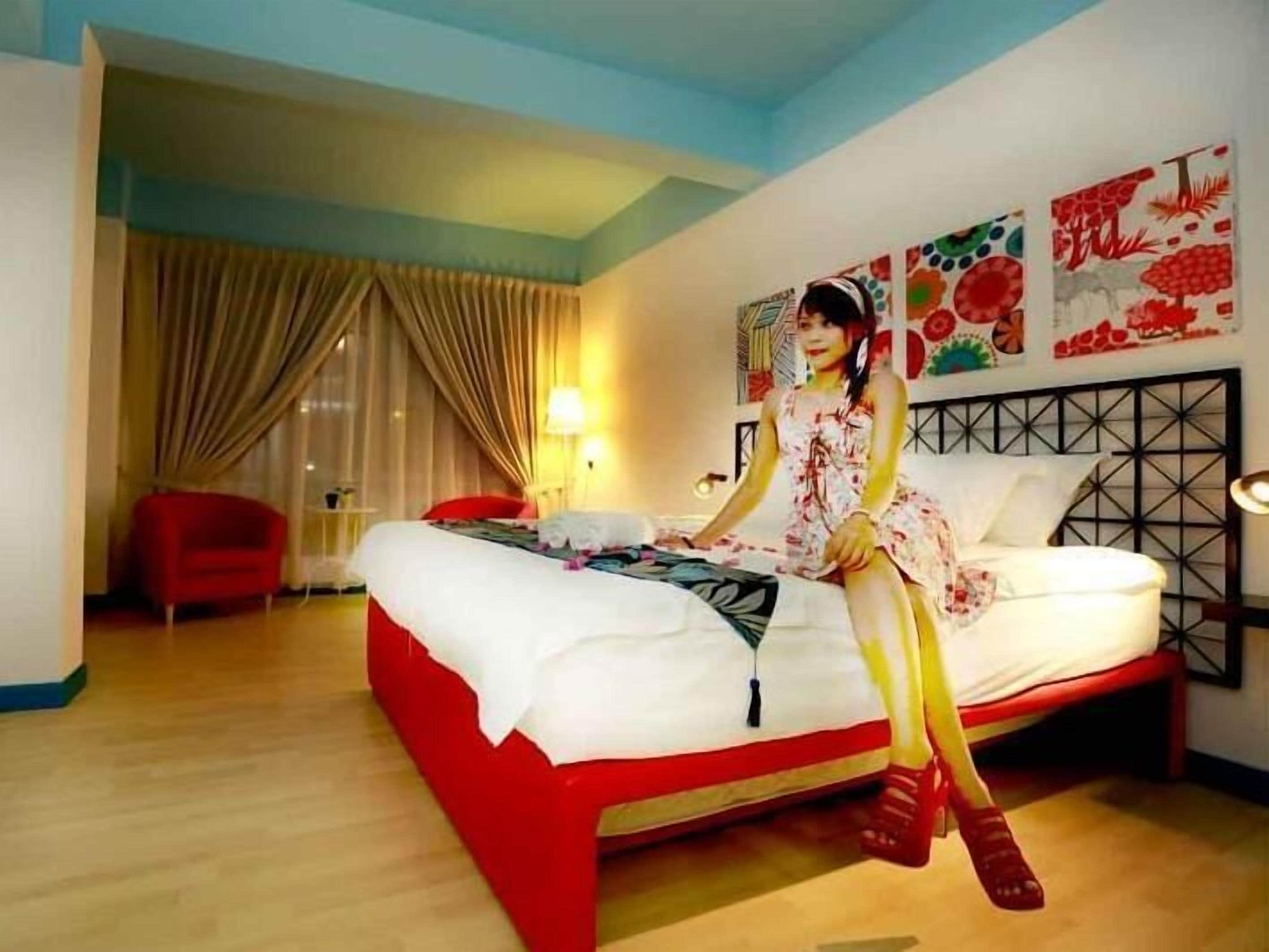 superior king room | desk, iron/ironing board, free wifi, bed sheets