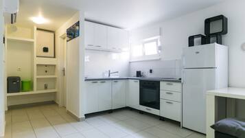 Studio (-1 Level) | In-room safe, soundproofing, free WiFi, bed sheets