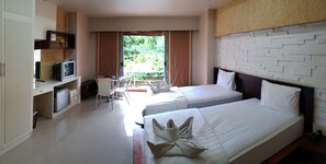 Minibar, in-room safe, free WiFi, bed sheets