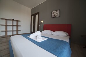 더블룸, 퀸사이즈침대 1개, 공용 욕실 | 오리/거위털 이불, 다리미/다리미판, 무료 유아용 침대, 무료 WiFi