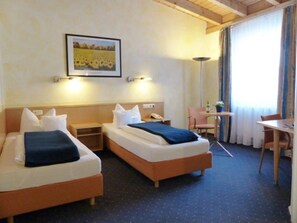 Standard Double or Twin Room, 1 Double Bed, Non Smoking | In-room safe, desk, free WiFi, bed sheets