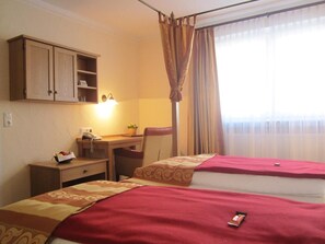 In-room safe, desk, free WiFi, bed sheets - Grimmelshausen Hotel (Gelnhausen)