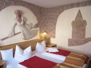 In-room safe, desk, free WiFi, bed sheets - Grimmelshausen Hotel (Gelnhausen)
