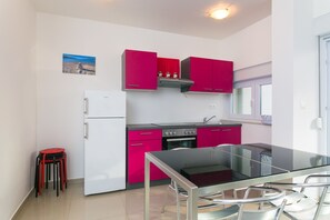 House (13) | Soundproofing, free WiFi, bed sheets